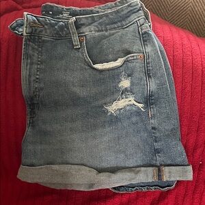 Old Navy High-Rise Curvy O.G Straight Denim Shorts